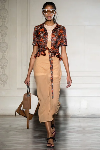 Look 26